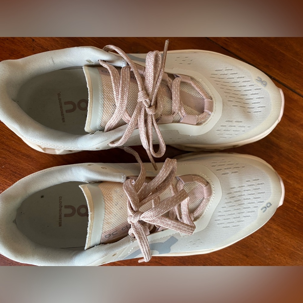 On Running Women's Cream and Pink Running Shoes 7.5 - Picture 10 of 16